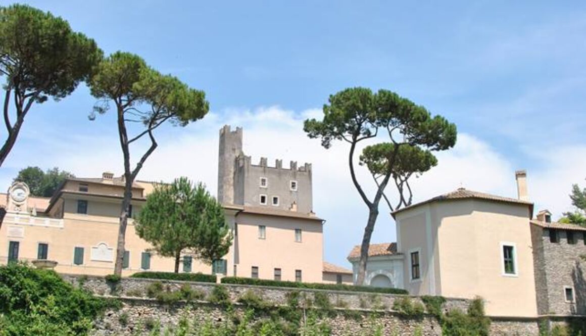 il CASTELLO DI TORRE IN PIETRA