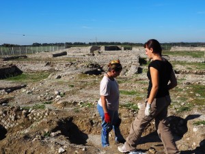 Volontari GAR scavo Villa Romana delle Colonnacce a Castel di Guido.