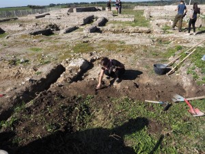 Volontari GAR scavo Villa Romana delle Colonnacce a Castel di Guido.