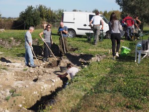 Volontari GAR scavo Villa Romana delle Colonnacce a Castel di Guido.