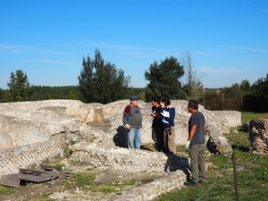 Volontari GAR scavo Villa Romana delle Colonnacce a Castel di Guido.