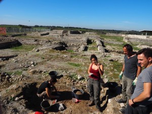 Volontari GAR scavo Villa Romana delle Colonnacce a Castel di Guido.