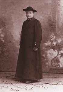 Papa Giovanni XXIII-giovane-sacerdote