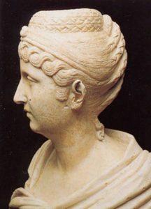 Musei Capitolini -Busto, frammentario, con ritratto di Faustina maggiore, moglie dell'imperatore Antonino Pio.