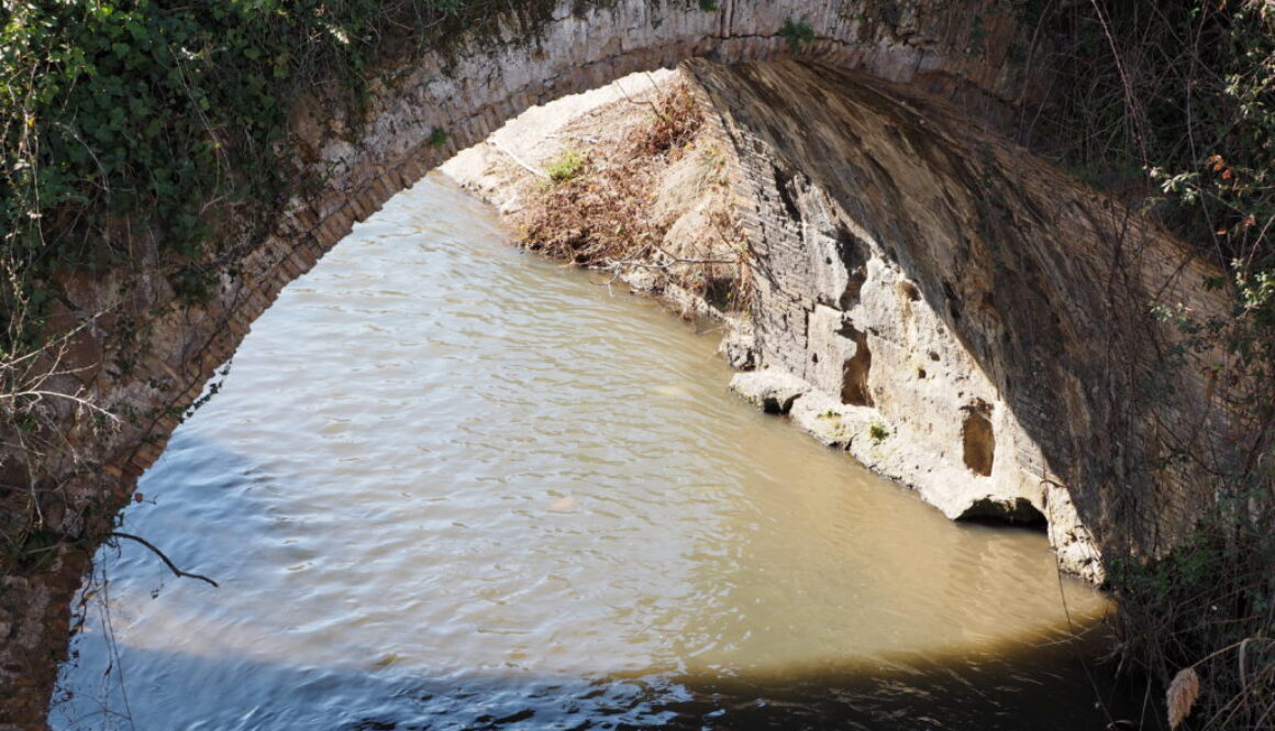 CASTEL di GUIDO-Bivio di FREGENE-via Aurelia- PONTE ROMANO SUL FIUME ARRONE.