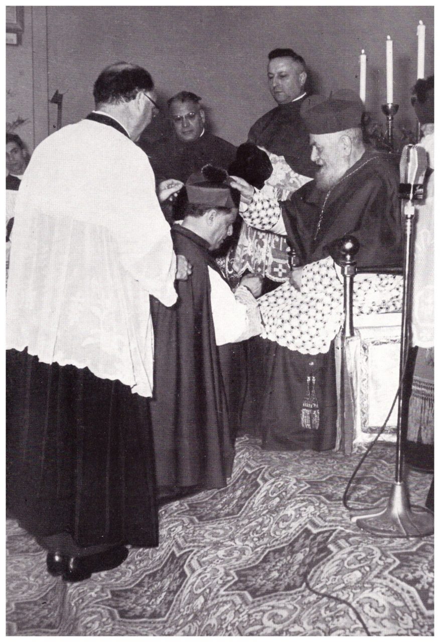 S.E. Cardinale EUGENIO TISSERANT impone la berretta a Monsignor Tito MANCINI .(25 dicembre 1960)
