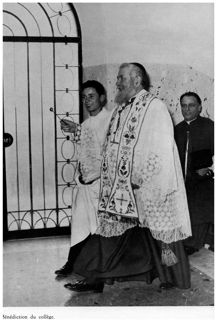 Monsignor Tito MANCINI(dietro vestito di nero) accompagna S.E. Cardinale EUGENIO TISSERANT nella inaugurazione del Collegio Sant’Eugenio –LA STORTA .