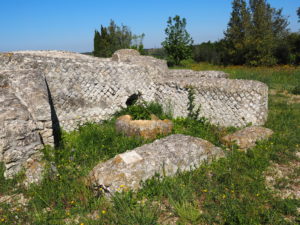 CASTEL DI GUIDO, VILLA ROMANA DELLE COLONNACCE : “Il Giardino Antico”