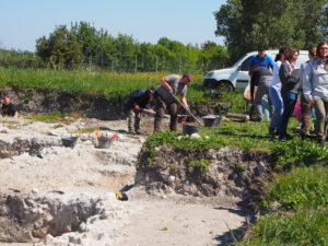 Castel di Guido- - 22 aprile 2017-GAR- Sessione di scavo Villa Romana delle Colonnacce -