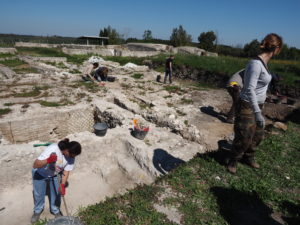 Castel di Guido- - 22 aprile 2017-GAR- Sessione di scavo Villa Romana delle Colonnacce .