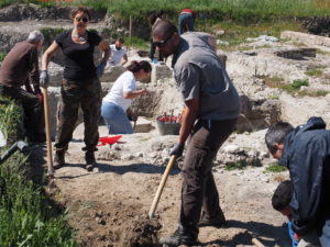 Castel di Guido- - 22 aprile 2017-GAR- Sessione di scavo Villa Romana delle Colonnacce .