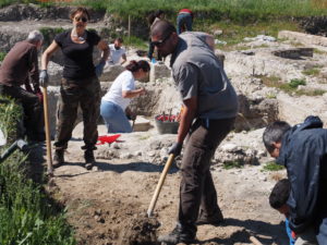 Castel di Guido- - 22 aprile 2017-GAR- Sessione di scavo Villa Romana delle Colonnacce .