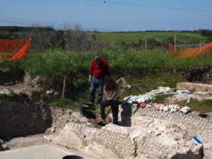 Castel di Guido- - 22 aprile 2017-GAR- Sessione di scavo Villa Romana delle Colonnacce .