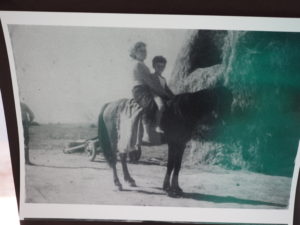 TESTA di LEPRE-Mostra fotografica “MEMORIE di VITA” . 60 anni della Storia del Borgo.