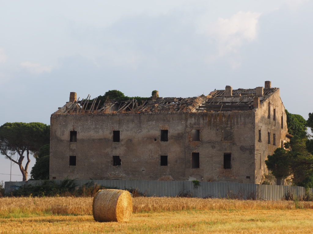 Castel di Guido-Il Degrado del Sito Archeologico Casale della Bottaccia