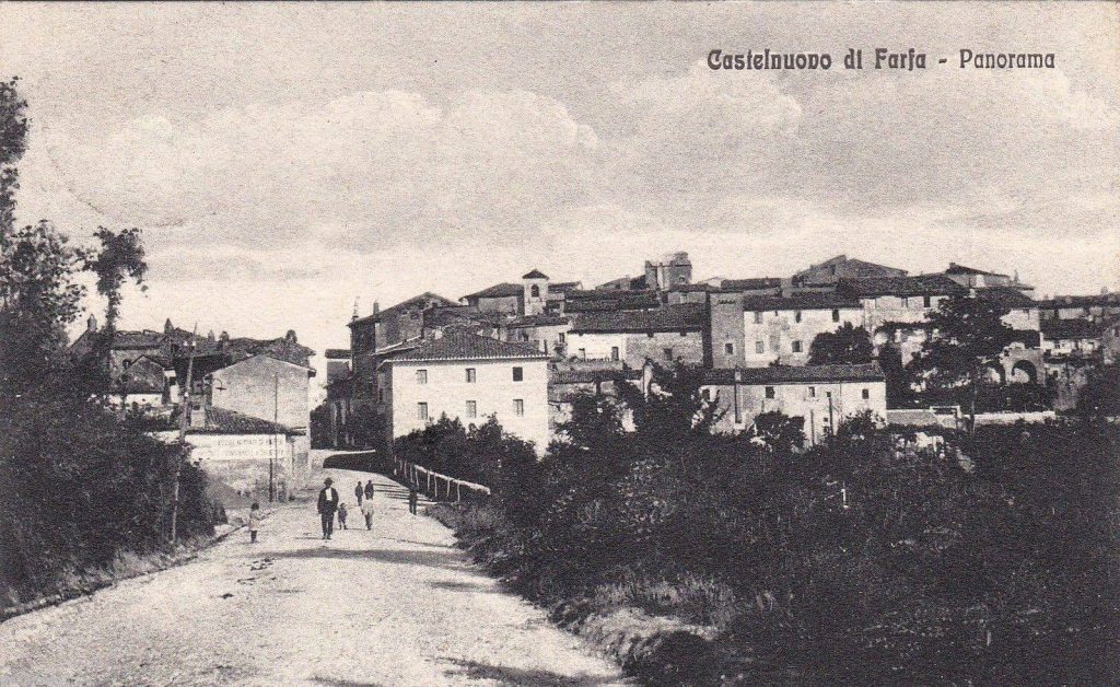 Castelnuovo di Farfa (Rieti) Via Roma Est- foto inizio '900