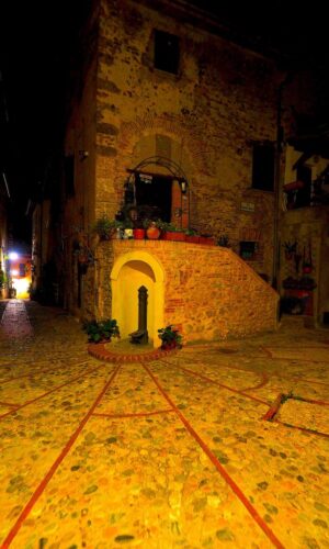 Castelnuovo di Farfa (Rieti) - La Piazzetta-La Fontanella