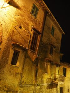 Castelnuovo di Farfa (Rieti) - Porta Fonte Cisterna