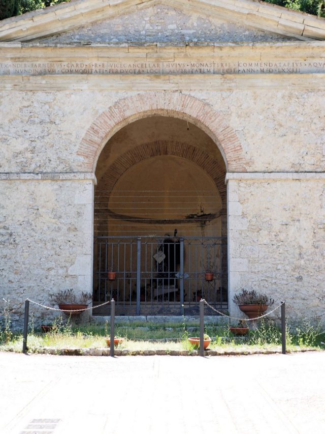ABBAZIA di FARFA-FONTANA FARNESE