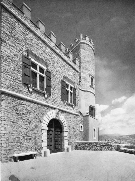 ORVINIO (Rieti)- Il Castello- Piazzale d'ingresso- foto del 1935