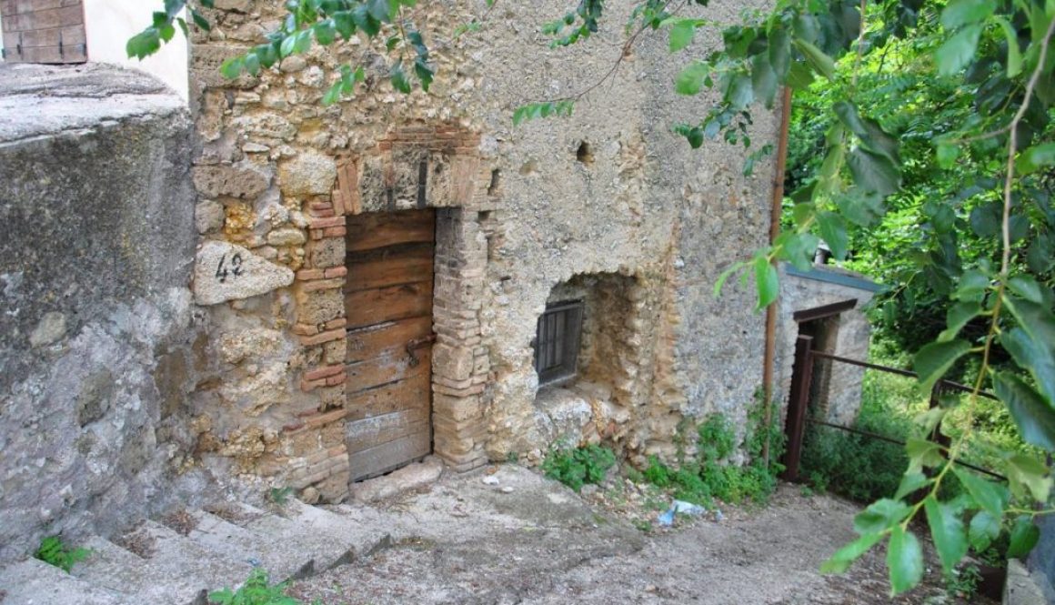 CASTELNUOVO DI FARFA La bottega del Fabbro GIUVANNINU U FERRARU