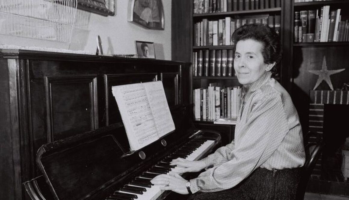 Maria Àngels Anglada