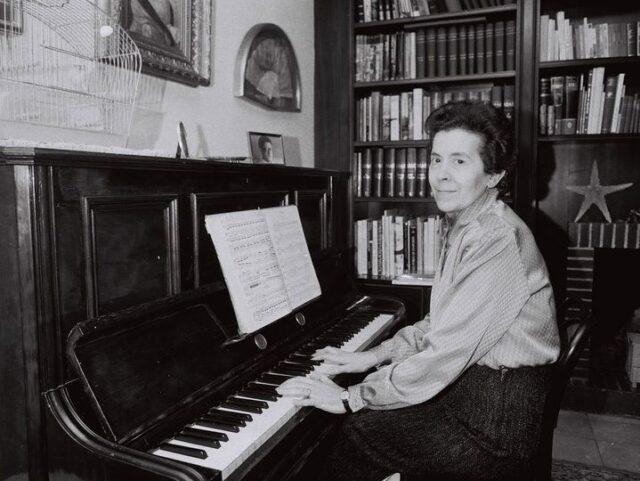 Maria Àngels Anglada