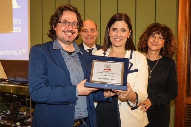 Valentino Nizzo riceve il Premio come Miglior Museo Italiano