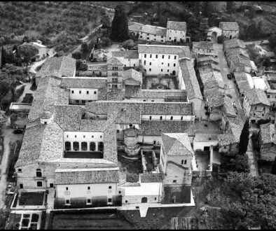Vista dell’Abbazia di Farfa dall’elicottero foto del Professor Tersilio Leggio