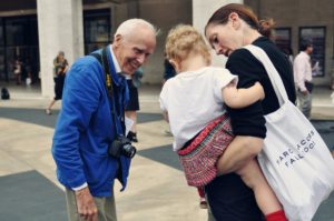 Bill Cunningham, il «padre» della street photography.