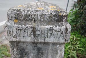 Pietra miliare Via di TRAGLIATA