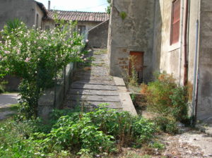 TESTA DI LEPRE DI SOTTO- (Foto anno 2002)-CASALE PAMPHILJ E CHIESA BEATISSIME VERGINE DELLA PIETA’.