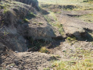 Malagrotta- Roma Municipio XI- Foto 16 febbraio 2017-Scavi Archeologici abbandonati a ridosso della discarica più grande d’Europa.