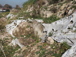 Malagrotta- Roma Municipio XI- Foto 16 febbraio 2017-Scavi Archeologici abbandonati a ridosso della discarica più grande d’Europa.