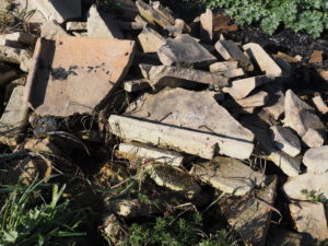 Malagrotta- Roma Municipio XI- Foto 16 febbraio 2017-Scavi Archeologici abbandonati a ridosso della discarica più grande d’Europa.