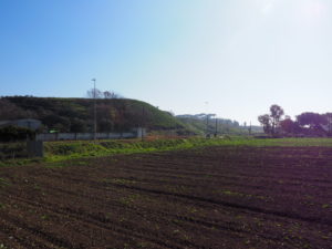 Malagrotta- Roma Municipio XI- Foto 16 febbraio 2017-Scavi Archeologici abbandonati a ridosso della discarica più grande d’Europa.