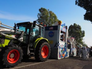 ro Loco di Testa di Lepre-Contrada Colonnacce carro “ lo sbarco dell’uomo sulla Luna”