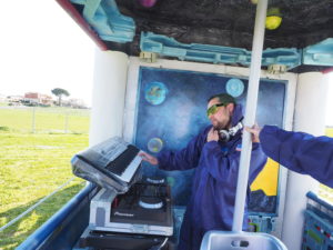 ro Loco di Testa di Lepre-Contrada Colonnacce carro “ lo sbarco dell’uomo sulla Luna”