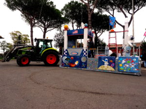 Pro Loco di Testa di Lepre-Contrada Colonnacce carro “ lo sbarco dell’uomo sulla Luna”