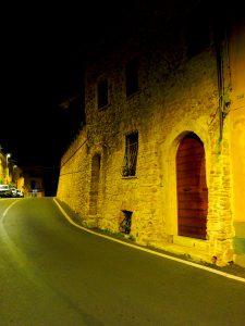 Castelnuovo di Farfa (Rieti) - Via Roma Est