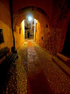 Castelnuovo di Farfa (Rieti) - Via Coronari