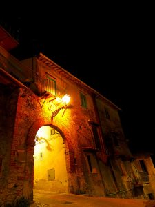 Castelnuovo di Farfa (Rieti) - Porta Fonte Cisterna