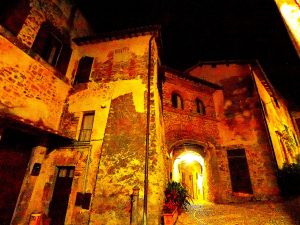 Castelnuovo di Farfa (Rieti) - Via Guglielmo Marconi-Via Arco Cherubini