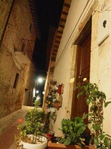Castelnuovo di Farfa (Rieti) - Via Coronari