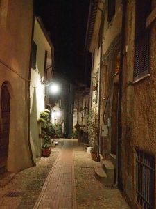 Castelnuovo di Farfa (Rieti) - Via Coronari