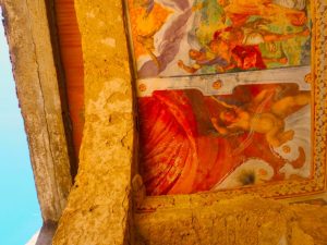 CASTELNUOVO di FARFA DEGRADO E ABBANDONO AFFRESCHI EX-CHIESA DI SANTA MARIA Foto di Franco Leggeri