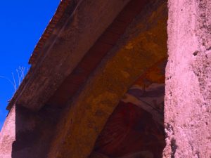 CASTELNUOVO di FARFA DEGRADO E ABBANDONO AFFRESCHI EX-CHIESA DI SANTA MARIA Foto di Franco Leggeri