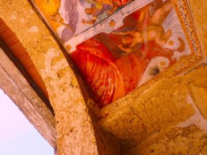 CASTELNUOVO di FARFA DEGRADO E ABBANDONO AFFRESCHI EX-CHIESA DI SANTA MARIA Foto di Franco Leggeri