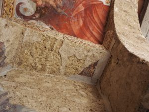 CASTELNUOVO di FARFA DEGRADO E ABBANDONO AFFRESCHI EX-CHIESA DI SANTA MARIA Foto di Franco Leggeri