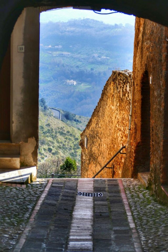 Biblioteca DEA SABINA- SALISANO (Rieti) nel Fotoreportage di Paolo GENOVESI- 